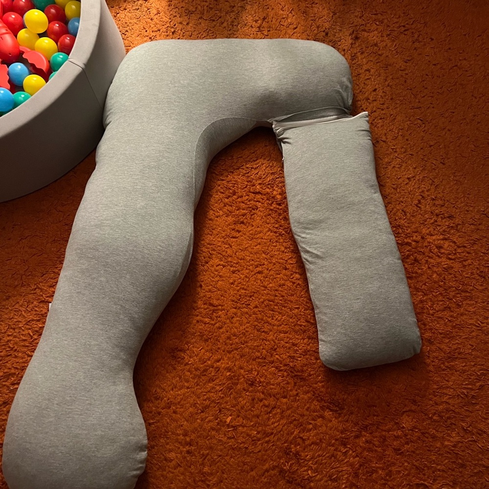 pregnancy pillow